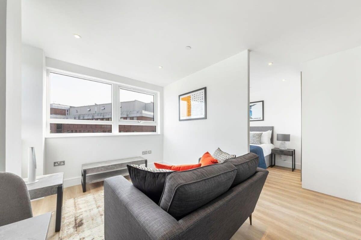 Bright Contemporary Studio In East Grinstead Luaran gambar