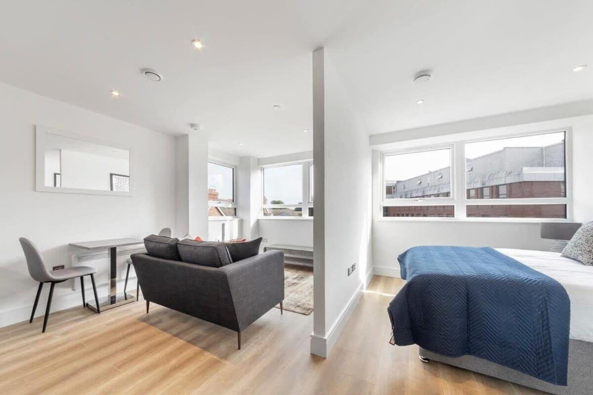 Bright Contemporary Studio In East Grinstead Luaran gambar